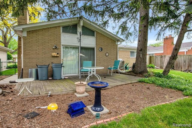 28314 James Drive, Warren, MI 48092