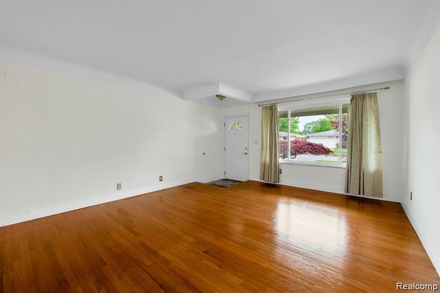 28314 James Drive, Warren, MI 48092