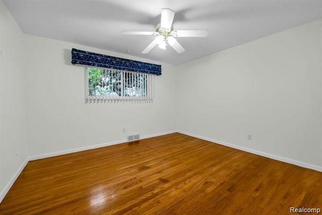 28314 James Drive, Warren, MI 48092