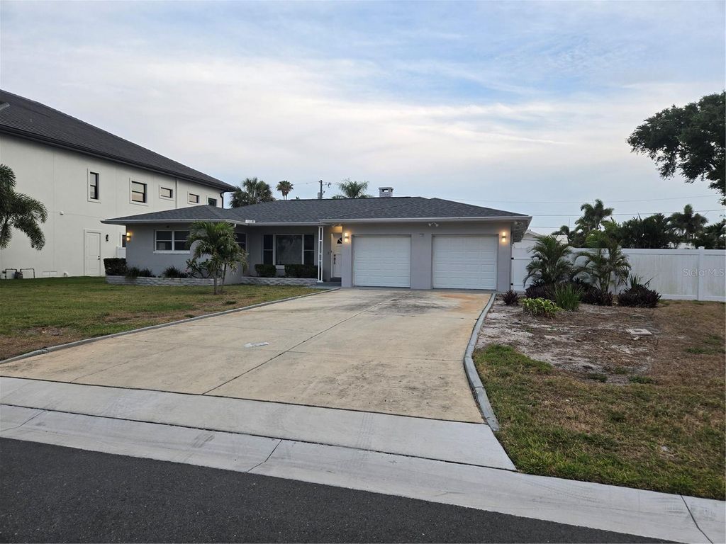 106 15TH STREET, Belleair Beach, FL 33786