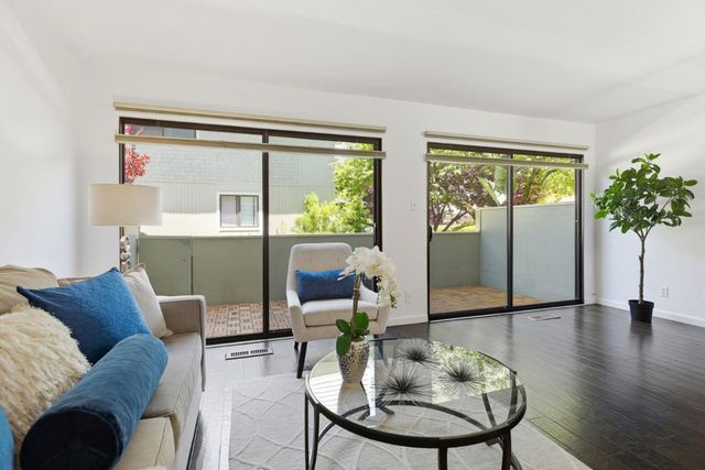 2315 Sharon Road, Menlo Park, CA 94025