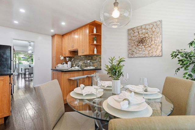 2315 Sharon Road, Menlo Park, CA 94025