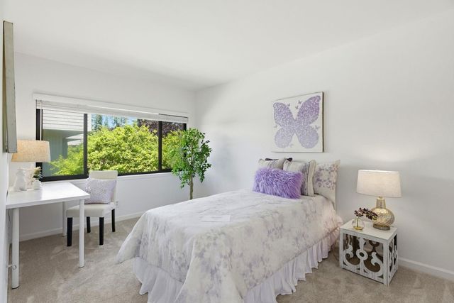 2315 Sharon Road, Menlo Park, CA 94025