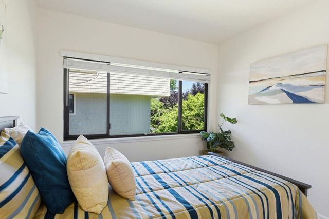 2315 Sharon Road, Menlo Park, CA 94025