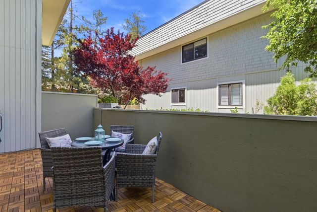 2315 Sharon Road, Menlo Park, CA 94025