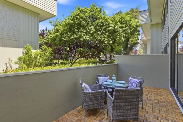 2315 Sharon Road, Menlo Park, CA 94025