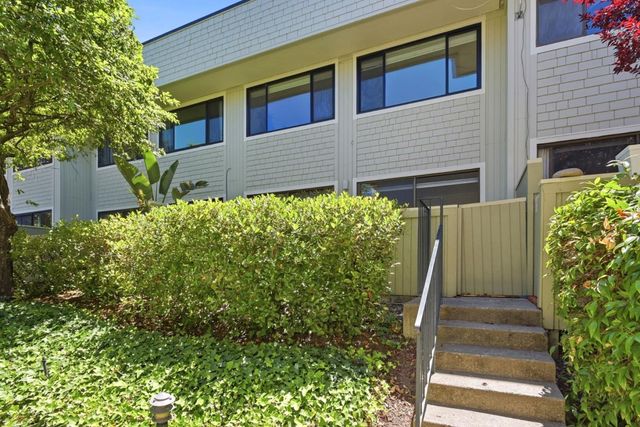 2315 Sharon Road, Menlo Park, CA 94025