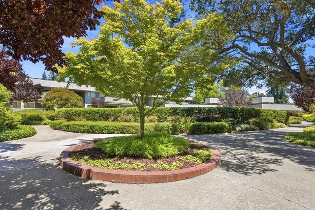 2315 Sharon Road, Menlo Park, CA 94025