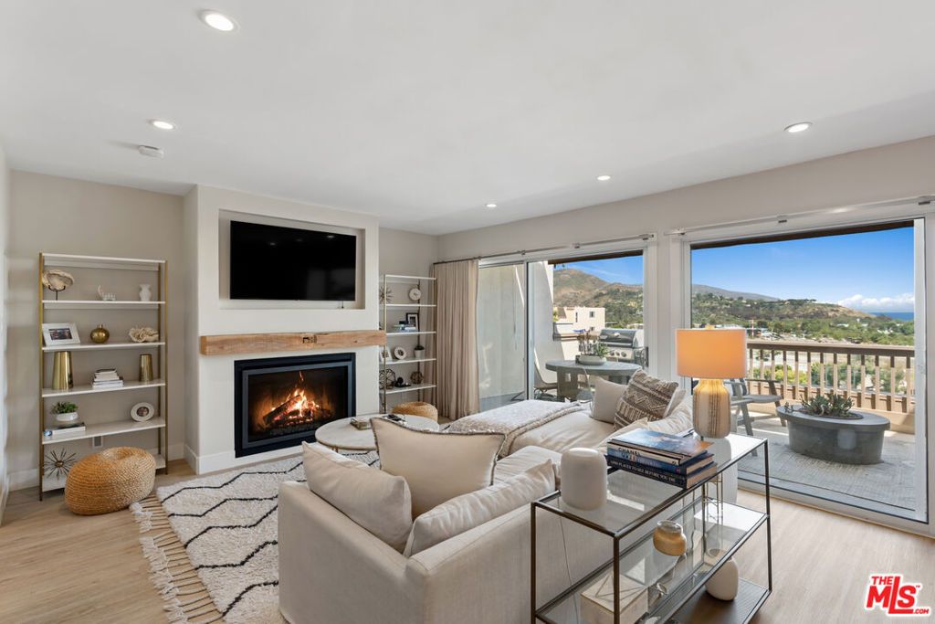 23908 De Ville Way B, Malibu, CA 90265 — exterior
