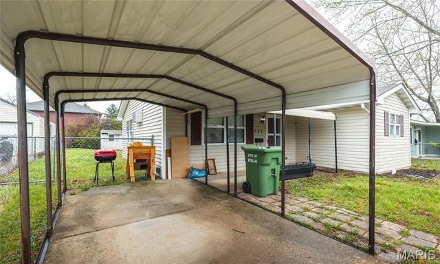 721 E 12th Street, Rolla, MO 65401