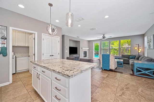 1685 Halverson Ct, Folsom, CA 95630