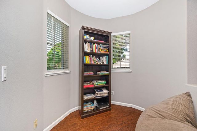 1685 Halverson Ct, Folsom, CA 95630