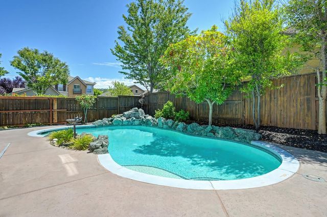 1685 Halverson Ct, Folsom, CA 95630