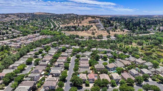 1685 Halverson Ct, Folsom, CA 95630