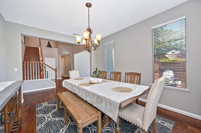 1685 Halverson Ct, Folsom, CA 95630