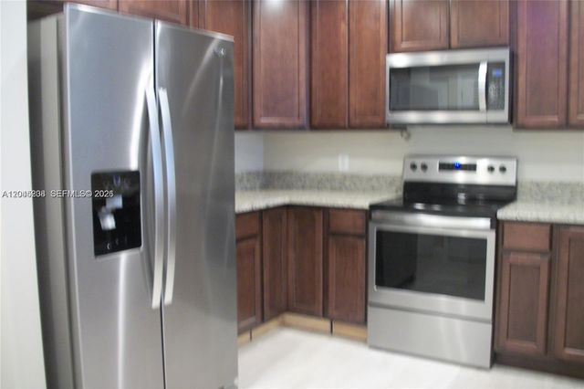 13900 Lake Placid Court A24, Miami Lakes, FL 33014