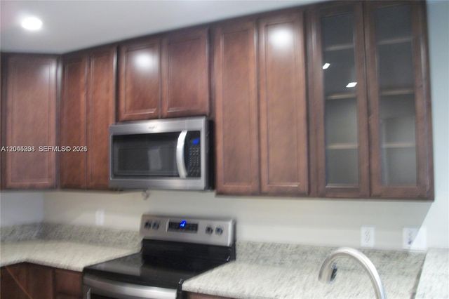 13900 Lake Placid Court A24, Miami Lakes, FL 33014