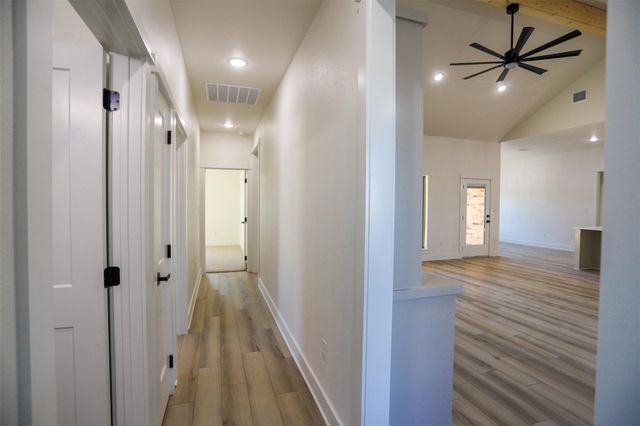 1814 Dorian DR, Salado, TX 76571