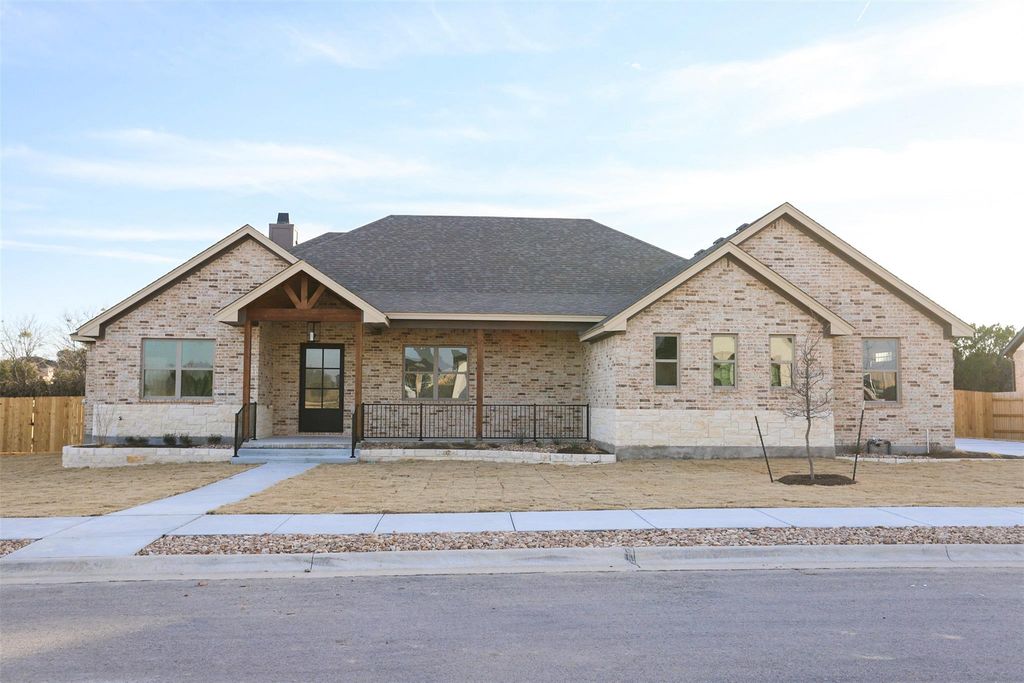 1814 Dorian DR, Salado, TX 76571