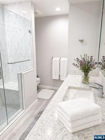 6 Seabert Lane, Kinnelon Borough, NJ 07405