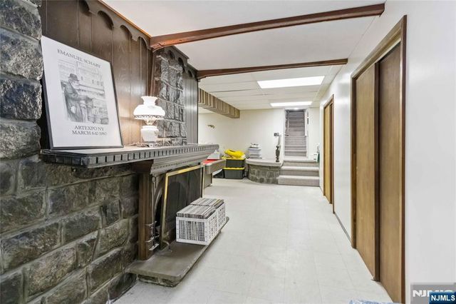 6 Seabert Lane, Kinnelon Borough, NJ 07405