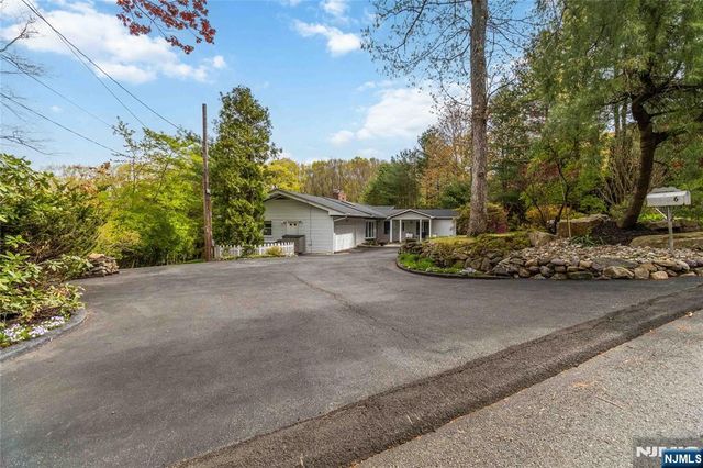 6 Seabert Lane, Kinnelon Borough, NJ 07405