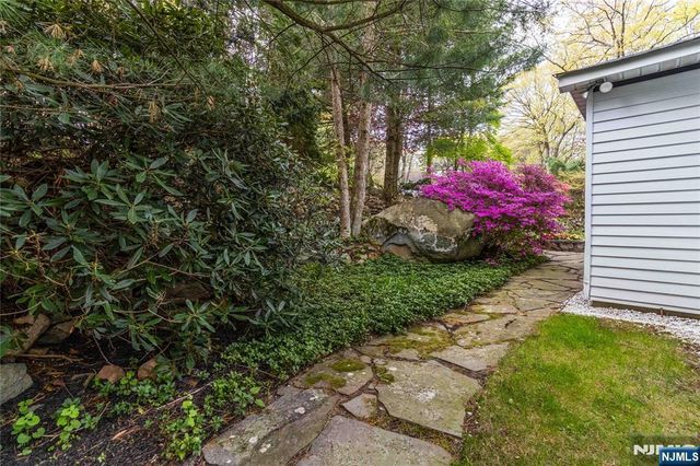 6 Seabert Lane, Kinnelon Borough, NJ 07405