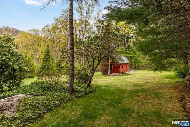 6 Seabert Lane, Kinnelon Borough, NJ 07405