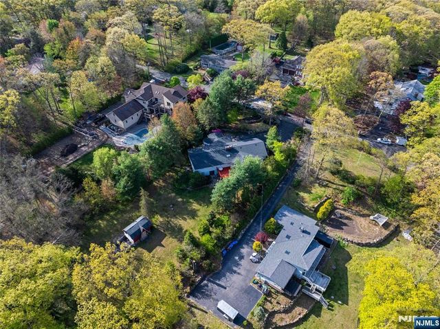 6 Seabert Lane, Kinnelon Borough, NJ 07405