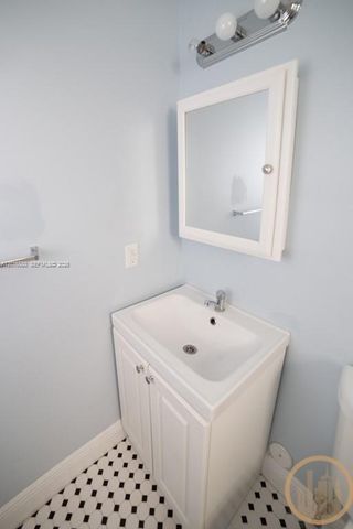 53 NE 49th St 4, Miami, FL 33137