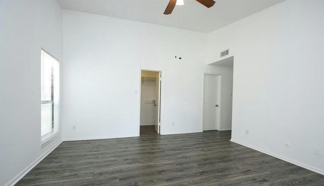 2001 Bering Drive 6B, Houston, TX 77057