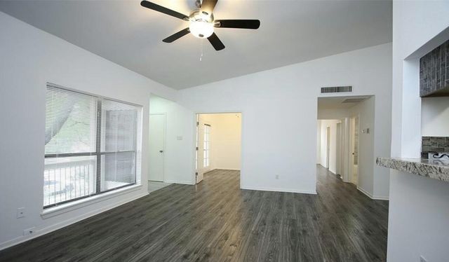 2001 Bering Drive 6B, Houston, TX 77057