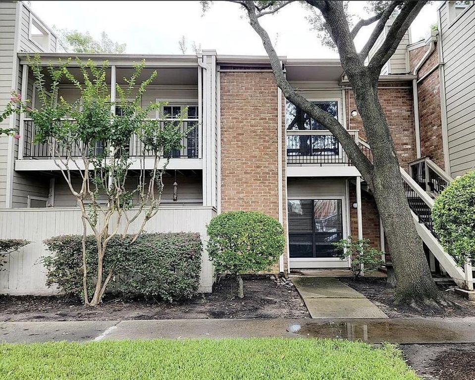 2001 Bering Drive 6B, Houston, TX 77057
