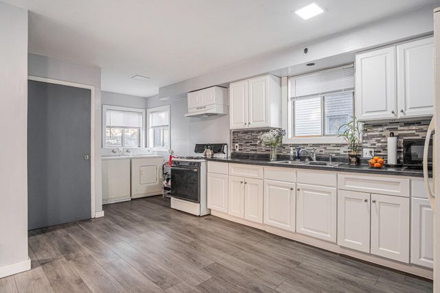 1040 Madison Avenue SE, Grand Rapids, MI 49507