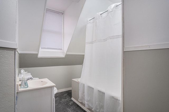 1040 Madison Avenue SE, Grand Rapids, MI 49507