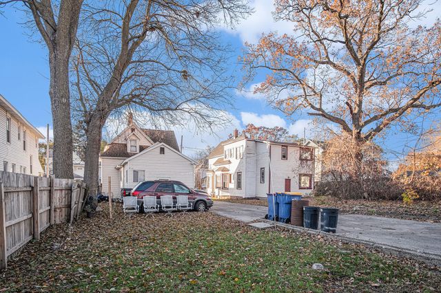 1040 Madison Avenue SE, Grand Rapids, MI 49507