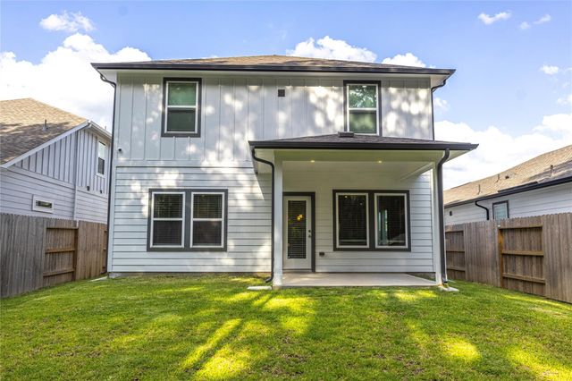 18672 Presswood Way, New Caney, TX 77357
