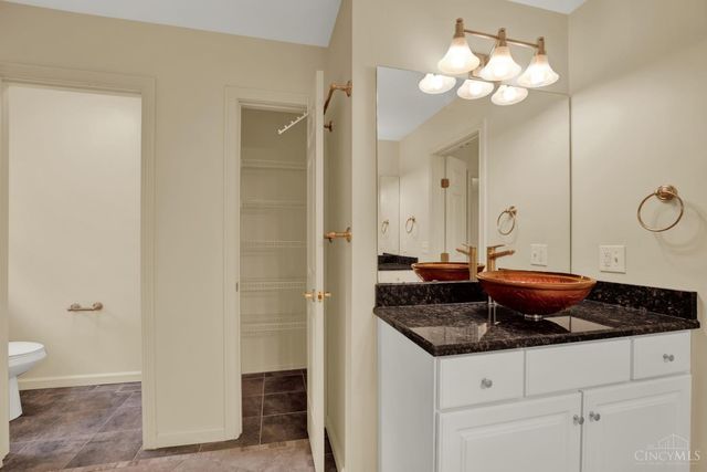 9846 Catalpa Woods Court, Blue Ash, OH 45242