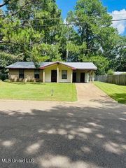 270 Myer Avenue, Jackson, MS 39209