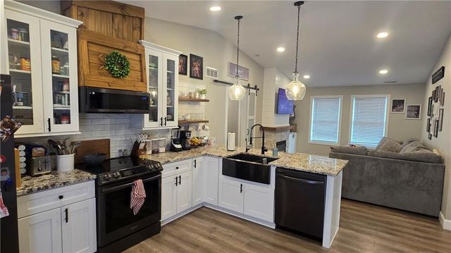 408 Lincoln Avenue, Osawatomie, KS 66064