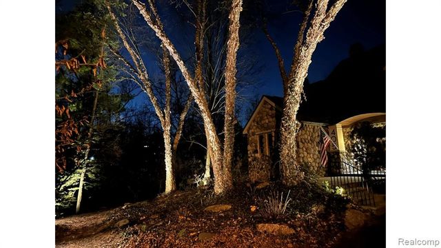 405 Bonnie Brier Street, Birmingham, MI 48009