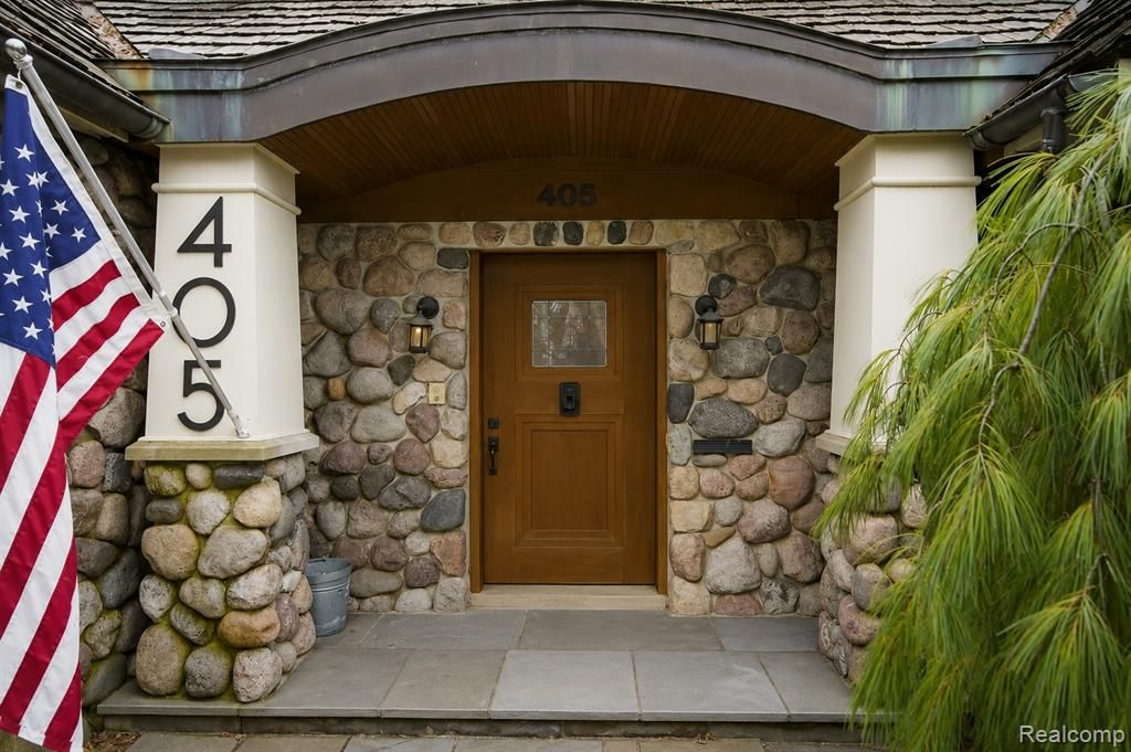 405 Bonnie Brier Street, Birmingham, MI 48009