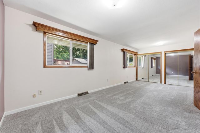 1119 9th Street N, Moorhead, MN 56560