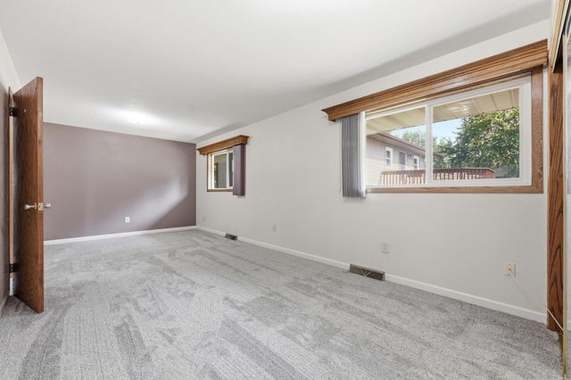 1119 9th Street N, Moorhead, MN 56560