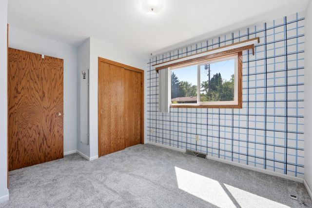 1119 9th Street N, Moorhead, MN 56560