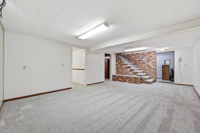 1119 9th Street N, Moorhead, MN 56560