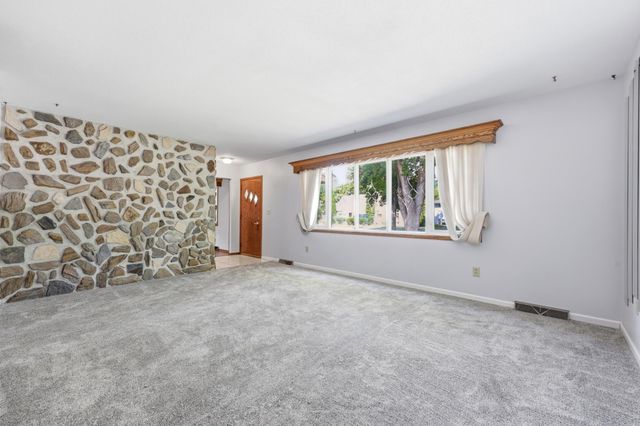 1119 9th Street N, Moorhead, MN 56560