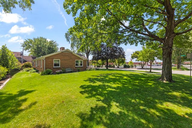 304 S Loomis Street, Naperville, IL 60540