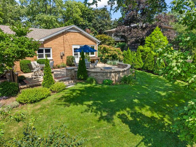 304 S Loomis Street, Naperville, IL 60540