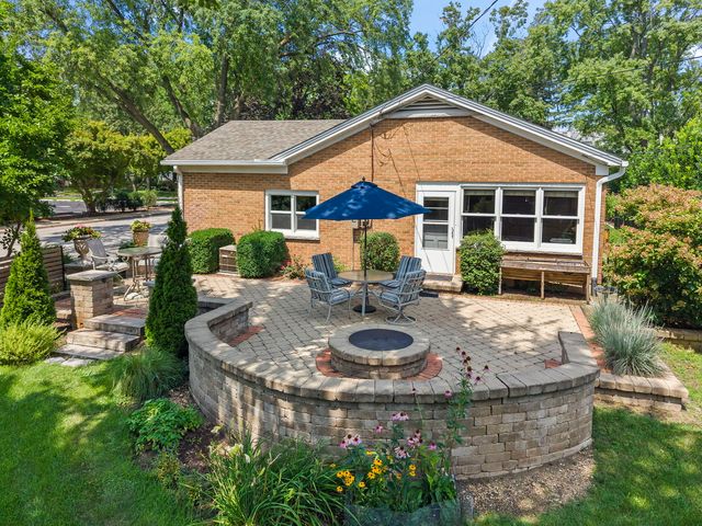304 S Loomis Street, Naperville, IL 60540